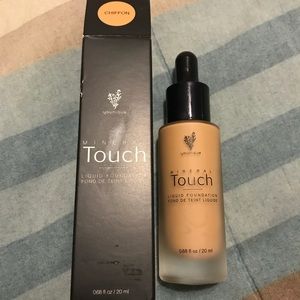 Younique Liquid Foundation in Chiffon